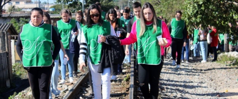 Graduao Multi Unesc: Acadmicos da rea da sade conhecem realidade dos bairros de Cricima