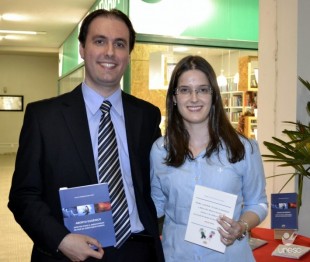 Livros da �rea do Direito com a tem�tica da crian�a s�o lan�ados na Universidade