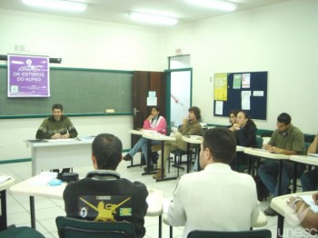 Sociedade contempor�nea vive a era do panoptismo, diz professor