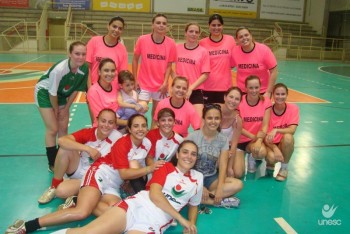 Educa��o F�sica vence o Campeonato Intercursos