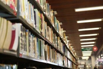 Biblioteca fechada de ter�a a quinta e em hor�rio especial em janeiro