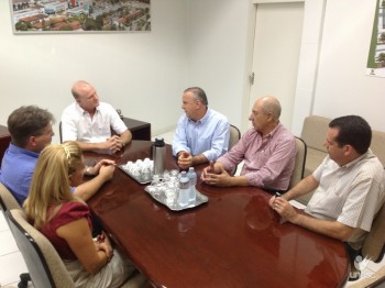 Candidatos � prefeitura de Crici�ma visitam Unesc