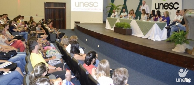 Aula Integrativa, homenagem �s mulheres e lan�amento de revista movimentam UNA SAU