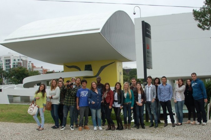 Alunos do Curso de Design visitam o Museu Oscar Niemeyer!