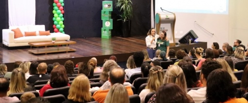 Colgio Unesc acolhe pais de alunos