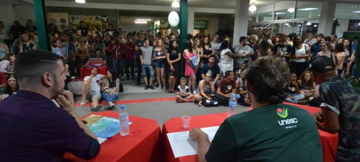 Candidatos � presid�ncia do DCE participam de debate na Unesc