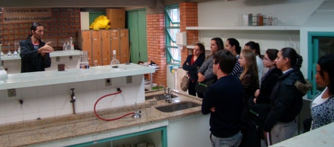 Alunos do curso de Matem�tica visitam o Cedup Ab�lio Paulo