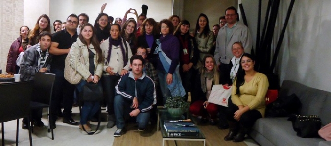 Alunos de Artes Visuais visitam colorif�cio cer�mico