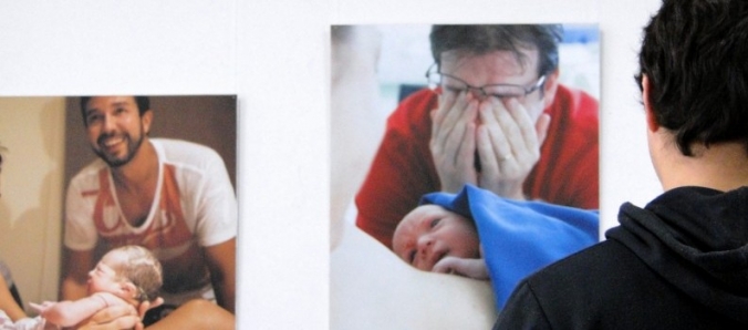 Exposio Instinto  Alm DOlhar traz fotografias do nascimento de bebs