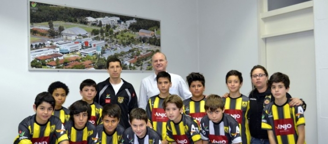 Novos uniformes para os garotos do Anjos do Futsal/Unesc