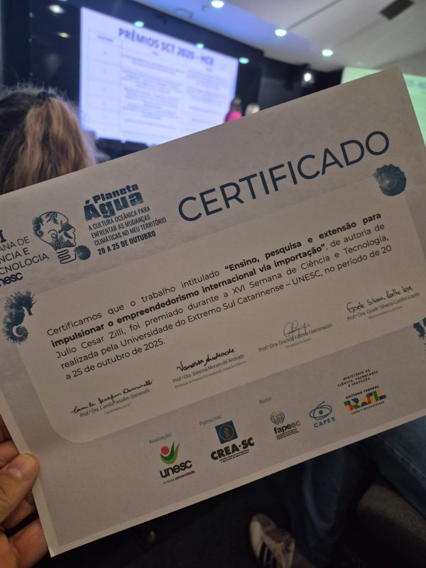 Projeto sobre empreendedorismo internacional � destaque na UNESC e conquista 1� lugar em premia��o cient�fica
