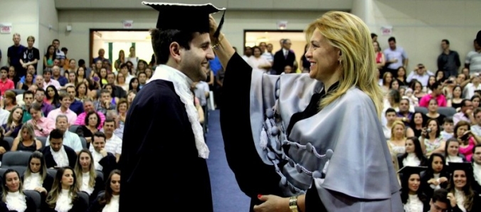 Amigos, familiares e sonhos realizados durante a Cola��o de Grau Especial