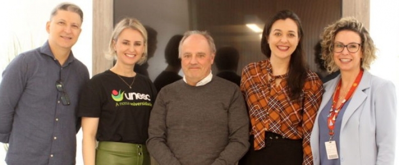 Edi��o especial da Revista Espanhola apresenta artigos da �rea de materiais da Unesc