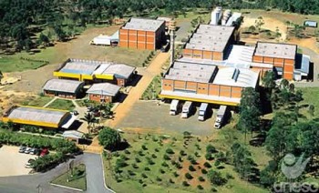 Acad�micos visitam a Farben, em I�ara