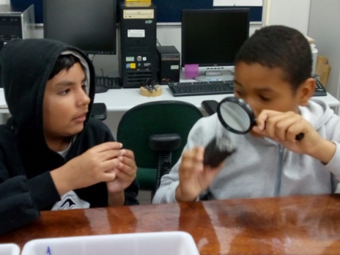 Laborat�rio de Geoci�ncias recebe visita da Escola Pe. Ludovico Coccolo, de Crici�ma