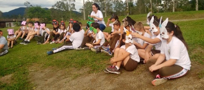 Estudantes de Siderpolis e Nova Veneza conhecem comunidade de Guanabara