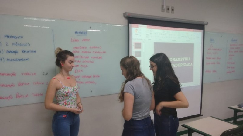 FOTOGRAMETRIA NA AVALIAO POSTURAL FOI O TEMA DA AULA DA DISCIPLINA DE BIOMECNICA