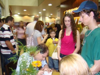 Professor Jo�o Quevedo lan�a Emerg�ncias Psiqui�tricas em noite de aut�grafos