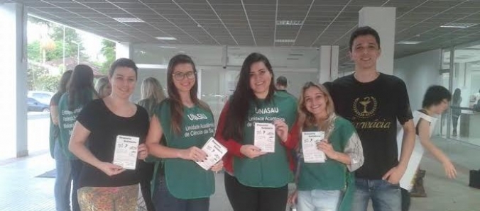 Curso de Farm�cia realiza a��o na Universidade