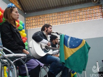 Grupo estimula reflex�o cr�tica