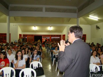 O Desafio da Sucess�o em Empresas Familiares foi tema de palestra agora � noite 