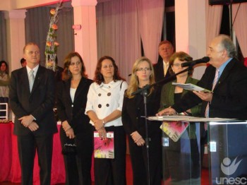 Revista comemorativa lan�ada ontem � noite traz hist�ria da constru��o da Unesc 