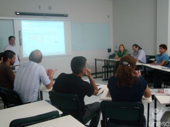 Unesc inicia projeto-piloto com lousa digital em sala de aula