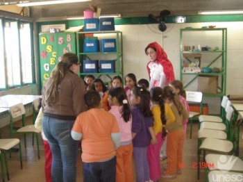 Estudantes da Pedagogia fizeram extens�o no CAIC Urda Joaquina, no bairro Mina Uni�o
