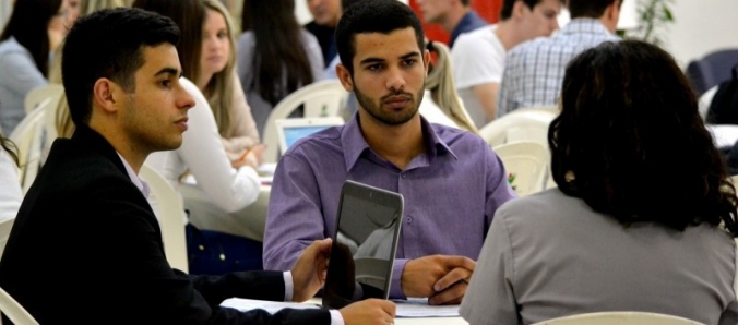 Plano de 60 dias: Alunos discutem relat�rio de diagn�stico com empres�rios