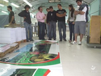 Alunos da quarta fase visitam gr�fica Delta Print