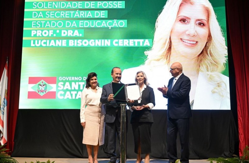 Curso de Pedagogia da Unesc Marca Presena na Posse da Nova Secretria de Estado da Educao