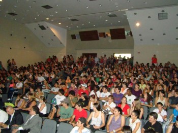 Estudantes e professores dos cursos de Sa�de lotam audit�rio para debater Ato M�dico