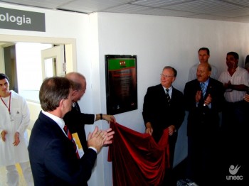 Ala de doen�as infecto-contagiosas do HRA � inaugurada