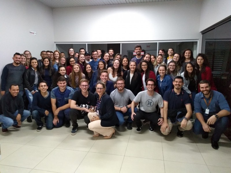Empresa PLASSON do Brasil recebe estudantes da 5 fase do curso de Cincias Contbeis da Unesc