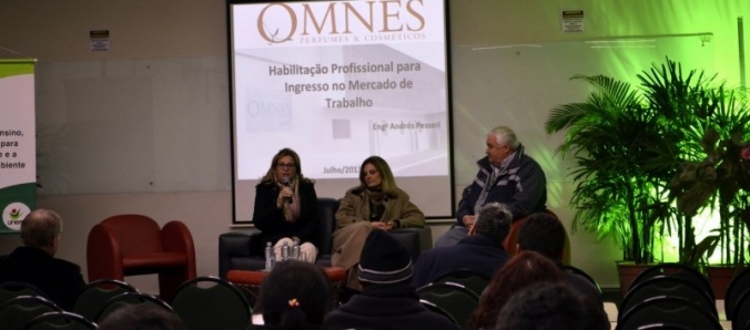 Forma��o Continuada encerra com debate sobre o ensino das engenharias