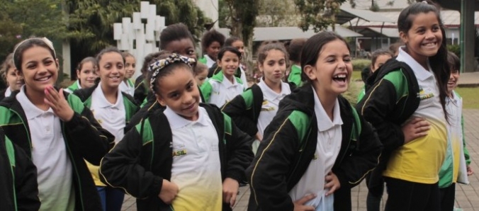 Unesc recebe crian�as do coral do Bairro da Juventude