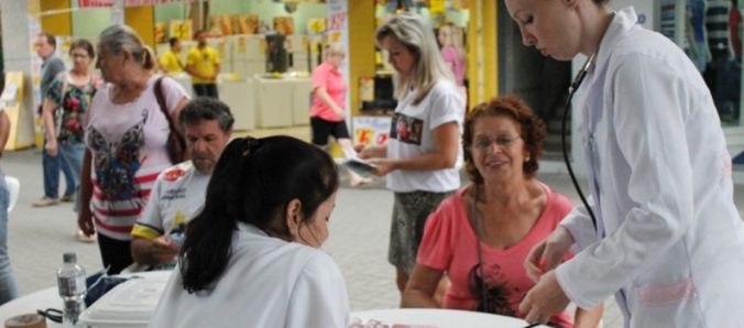 Combate a Viol�ncia da Mulher: Unesc participa de a��o na Pra�a