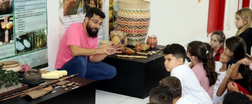 Alunos do Col�gio Unesc conhecem de perto a hist�ria regional dos povos ind�genas