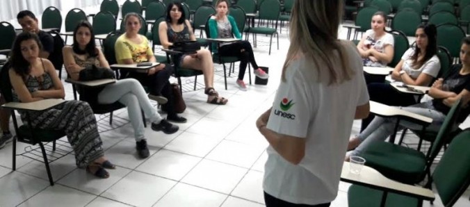 Projeto Amora e DCE promovem palestra sobre viol�ncia contra a mulher