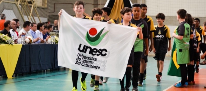 Sonhos de mais de mil meninos preenchem a Unesc em Festival Anjos do Futsal