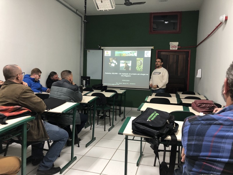 Palestras com Engenheiros Agrimensores Egressos da Unesc