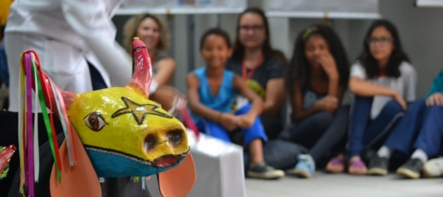 Projeto Boi de Mamo na Comunidade encanta crianas em Cricima