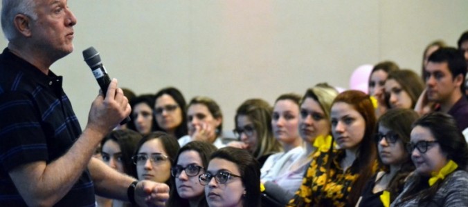 Palestra aborda perigos e riscos encontrados no dia a dia