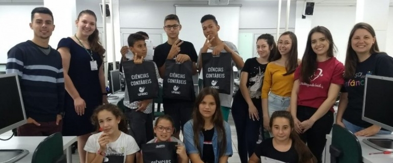 Curso de Cincias Contbeis promove atividade em parceria com a Casa da Infncia de Cricima