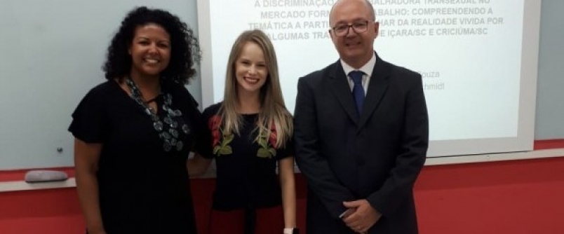 Defesa P�blica de Disserta��o - Carla Vieira de Souza