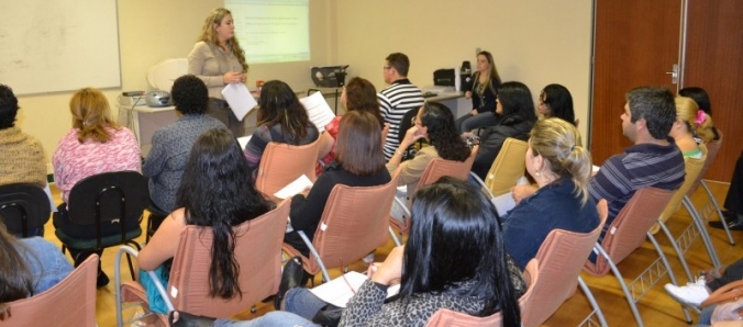 Projeto de extens�o orienta sobre cuidados b�sicos com os idosos