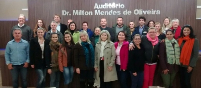 Professora e alunos da Unesc s�o empossados conselheiros municipais de sa�de