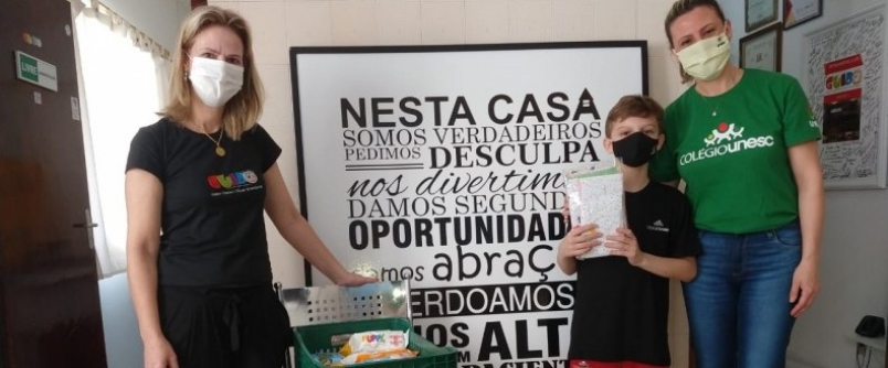 Projeto desenvolvido no Col�gio Unesc alia mergulho no universo da literatura com a pr�tica do bem