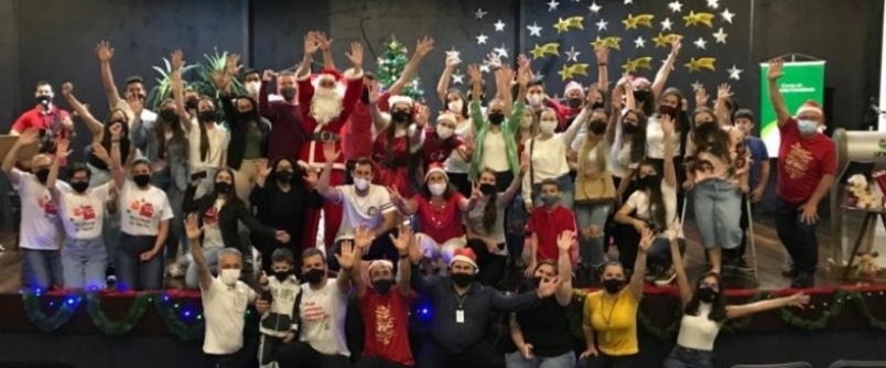 Professores e acad�micos proporcionam Natal diferente para crian�as do Bairro da Juventude