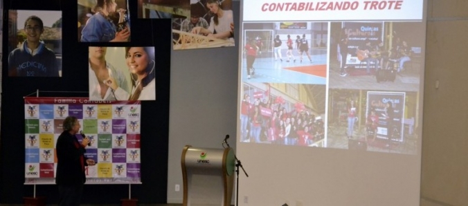 Formandos e familiares participam do Contabilizando Retrospectiva